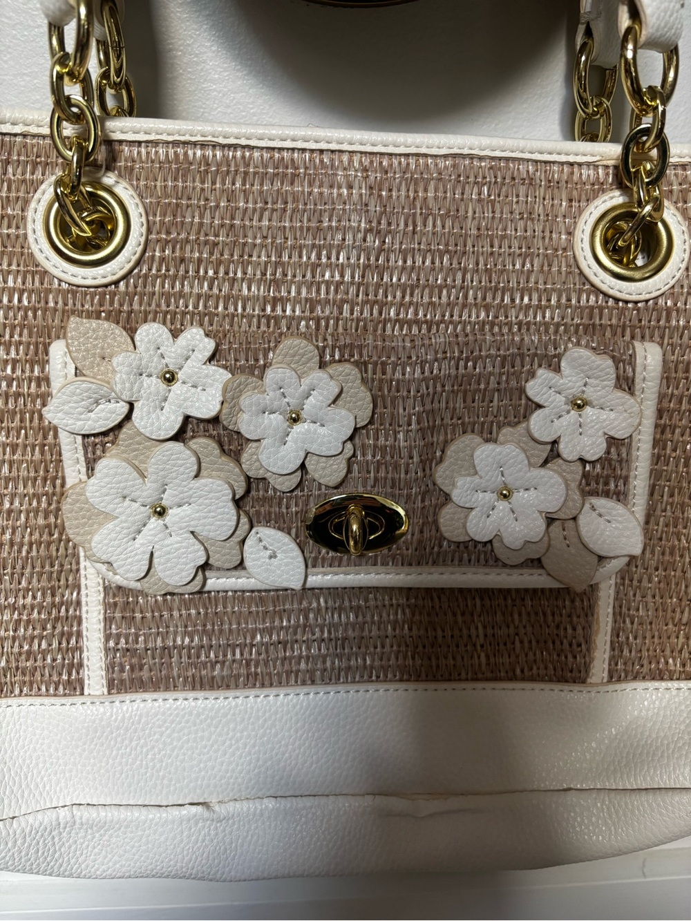 Liz Claiborne VTG Woven Floral Appliqué Tote Bag in Beige and White